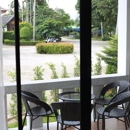 Shangrilah Bungalow Mae Nam Bagian luar foto