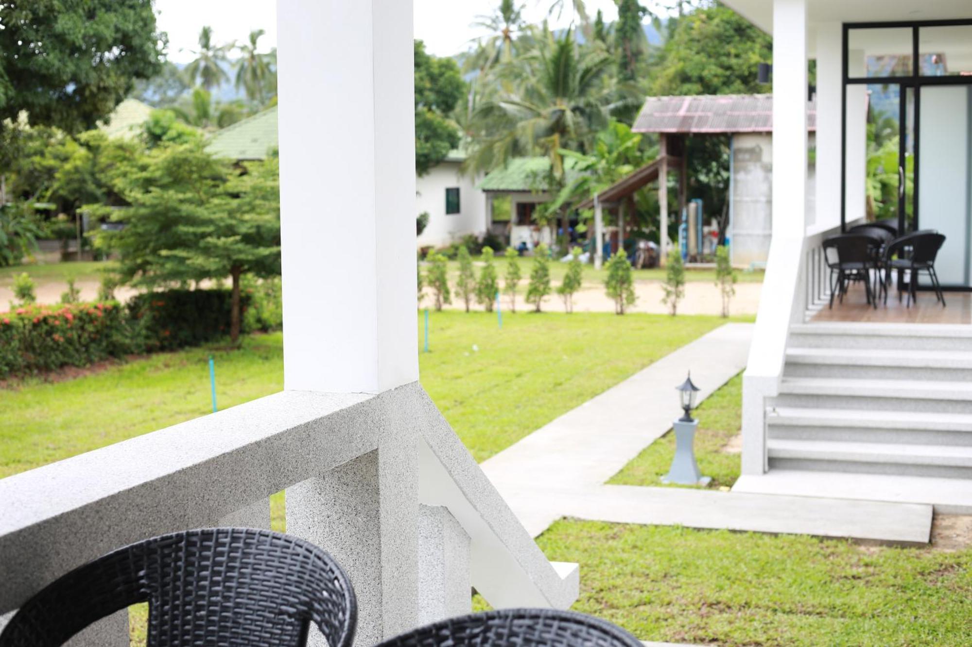 Shangrilah Bungalow Mae Nam Bagian luar foto