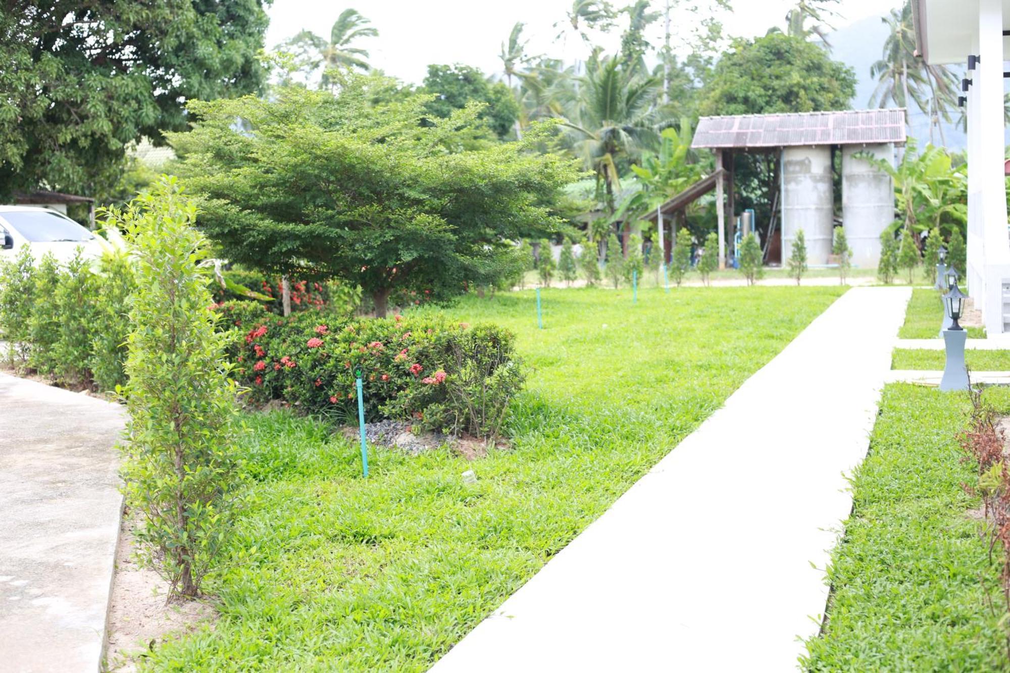 Shangrilah Bungalow Mae Nam Bagian luar foto