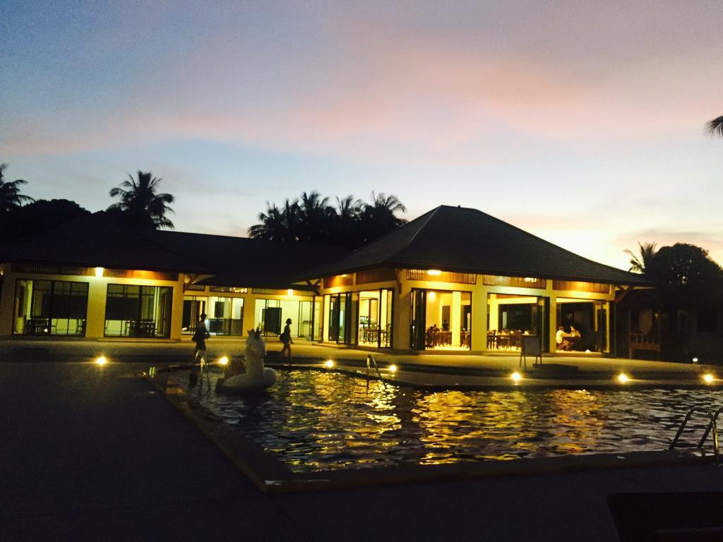 Shangrilah Bungalow Mae Nam Bagian luar foto