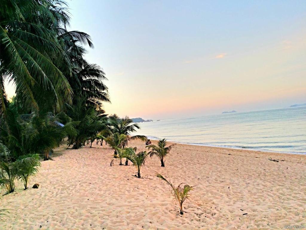 Shangrilah Bungalow Mae Nam Bagian luar foto