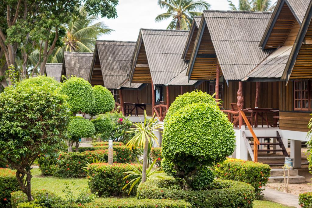 Shangrilah Bungalow Mae Nam Bagian luar foto