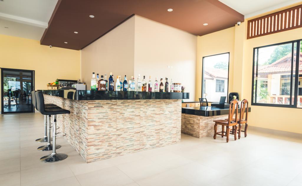 Shangrilah Bungalow Mae Nam Bagian luar foto