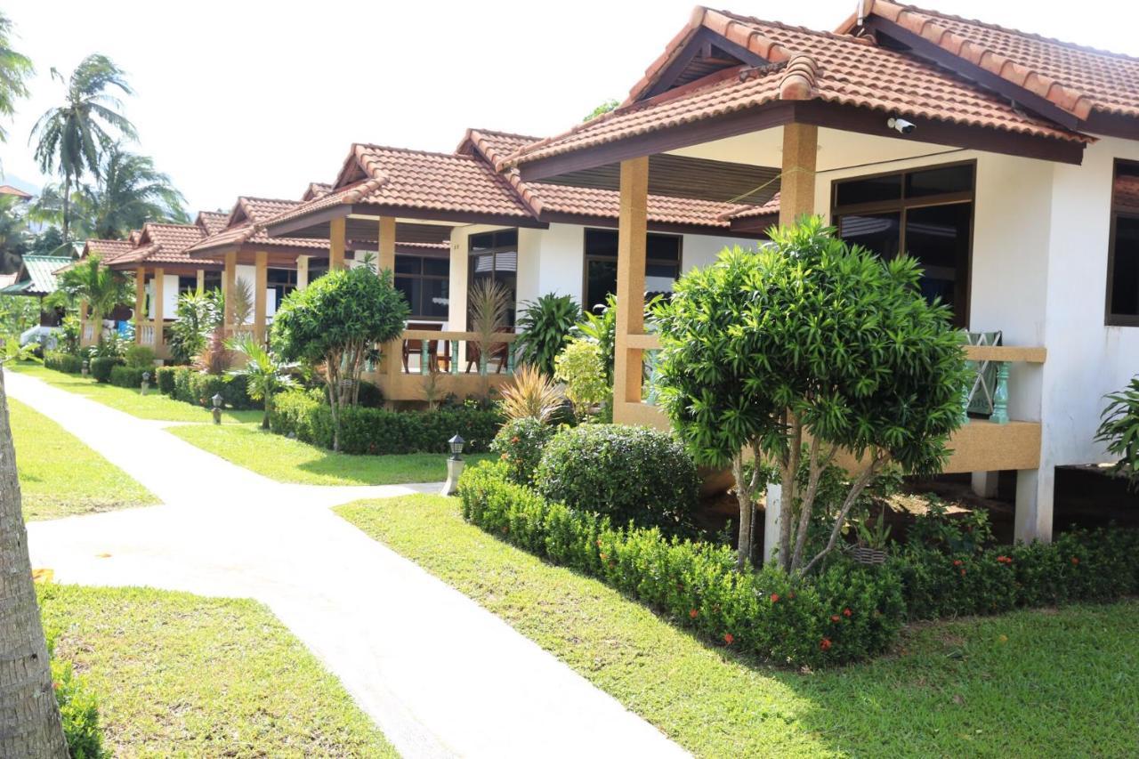 Shangrilah Bungalow Mae Nam Bagian luar foto